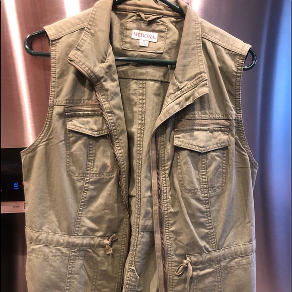 Vest - Picture 3 of 3